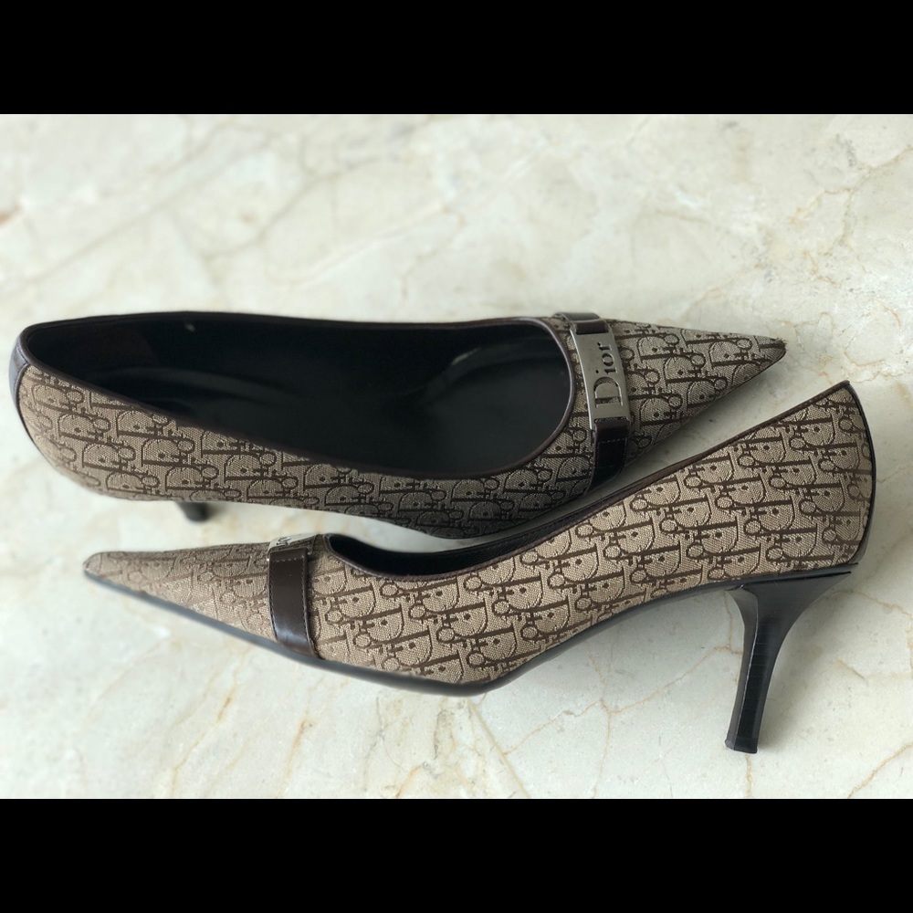 Dior canvas logo pumps size 37 1/2 like new!